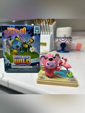 Disneys lilo & stitch gone wild flamingo set with box